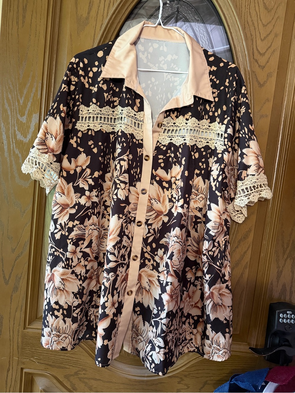 Lace-Trim Floral Button-Down Shirt in Peach on Black